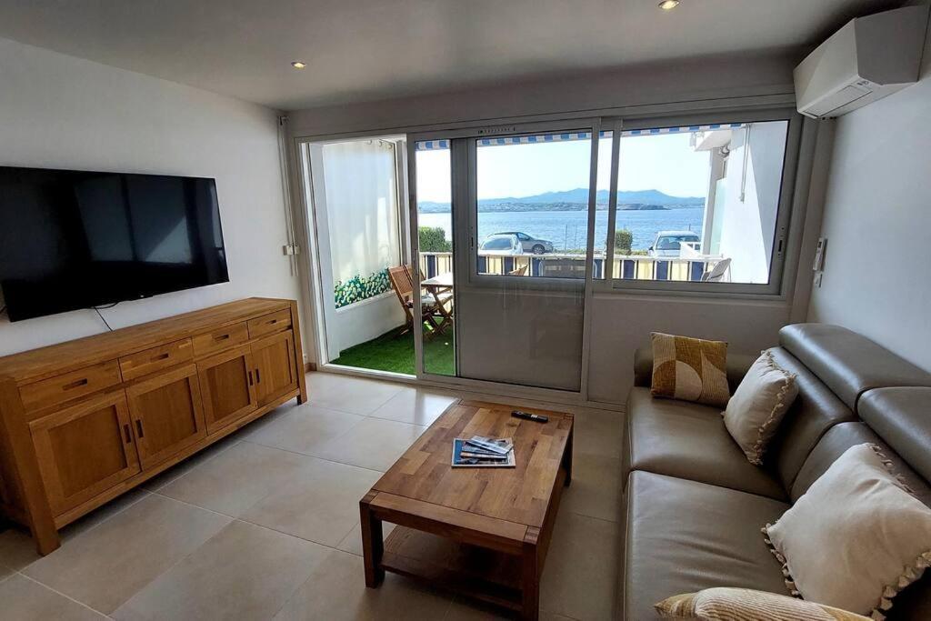 Front De Mer - Emplacement Prise Au Calme - T2 Moderne Et Entierement Climatise - Tout A Pieds Sanary-sur-Mer Εξωτερικό φωτογραφία